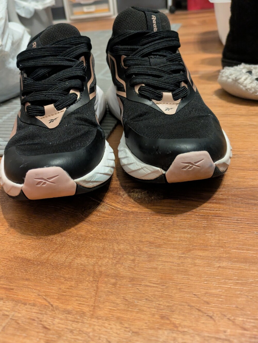 6.5 Reebok Sneakers - Picture 7 of 10